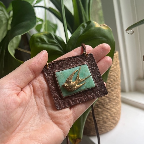 Leather Chrysoprase Gemstone Statement Bird Necklace - Picture 4 of 4